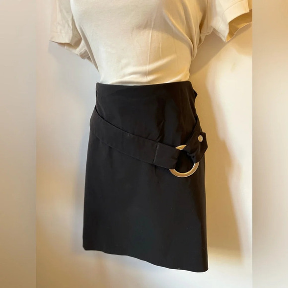 Cache Black mini short Skirt with silver belt size 8 - Picture 7 of 9